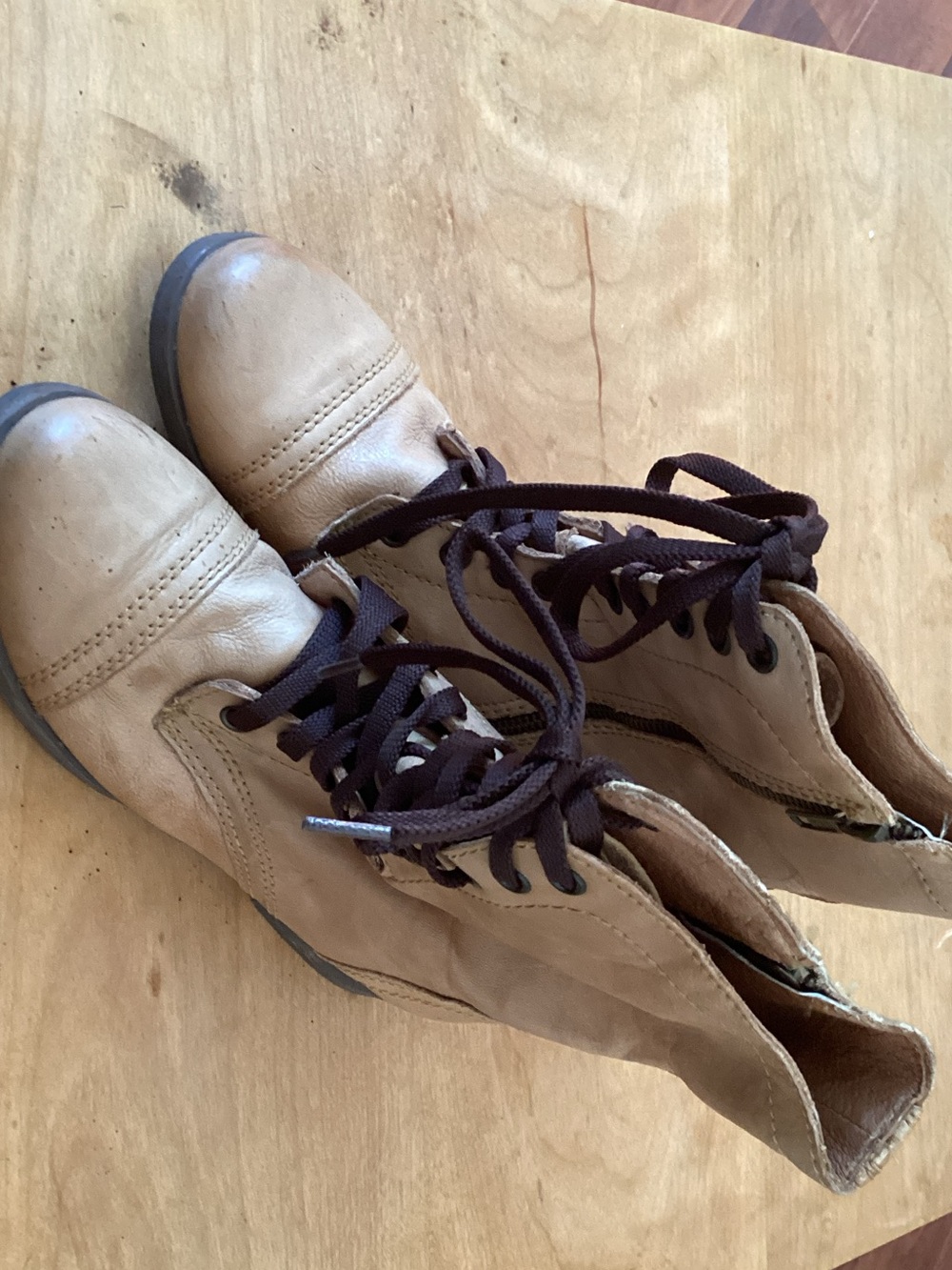 Women’s lace up  Leather Ankle Boots.